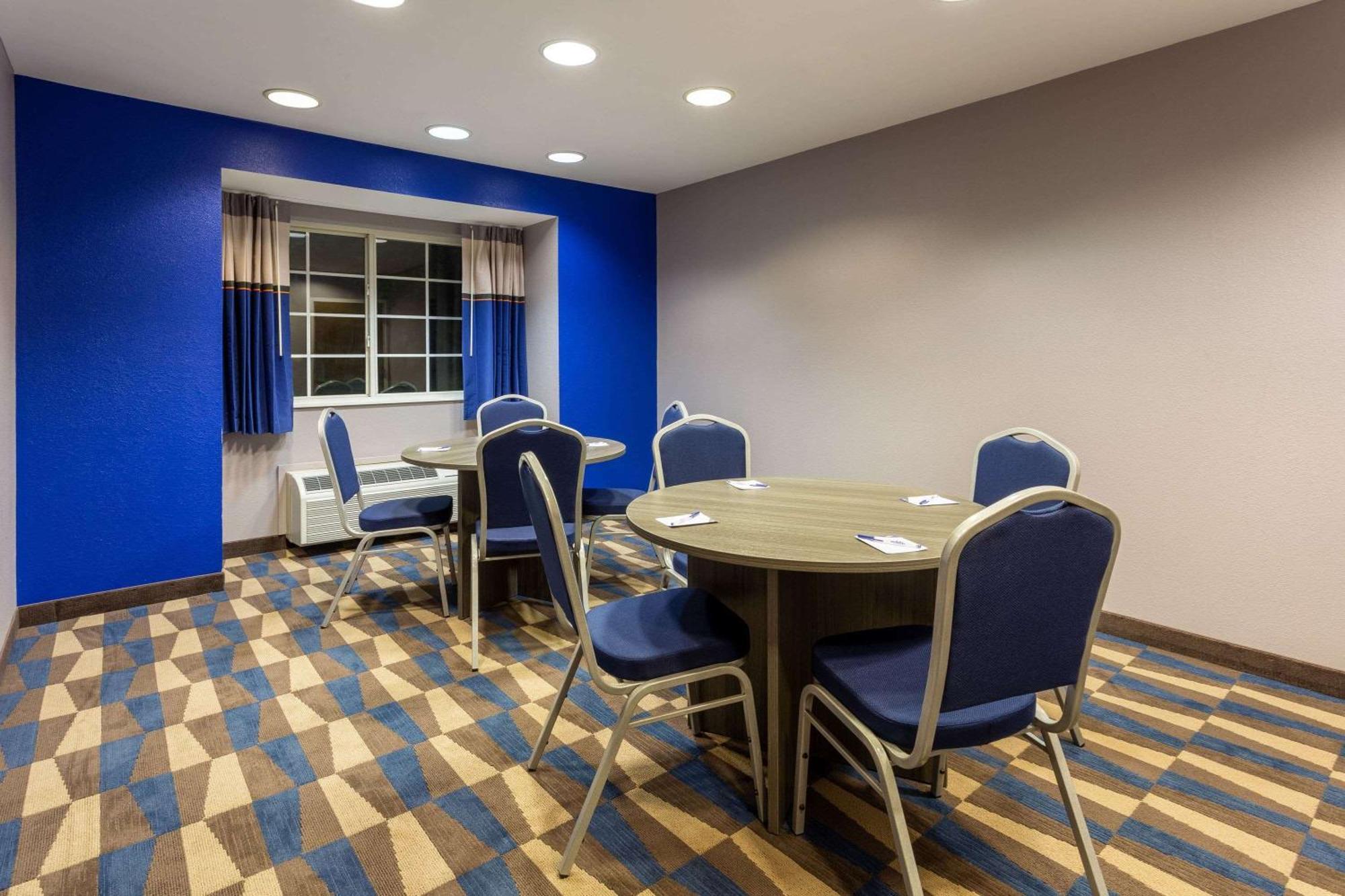 Microtel Inn & Suites By Wyndham Bethel/Danbury Extérieur photo