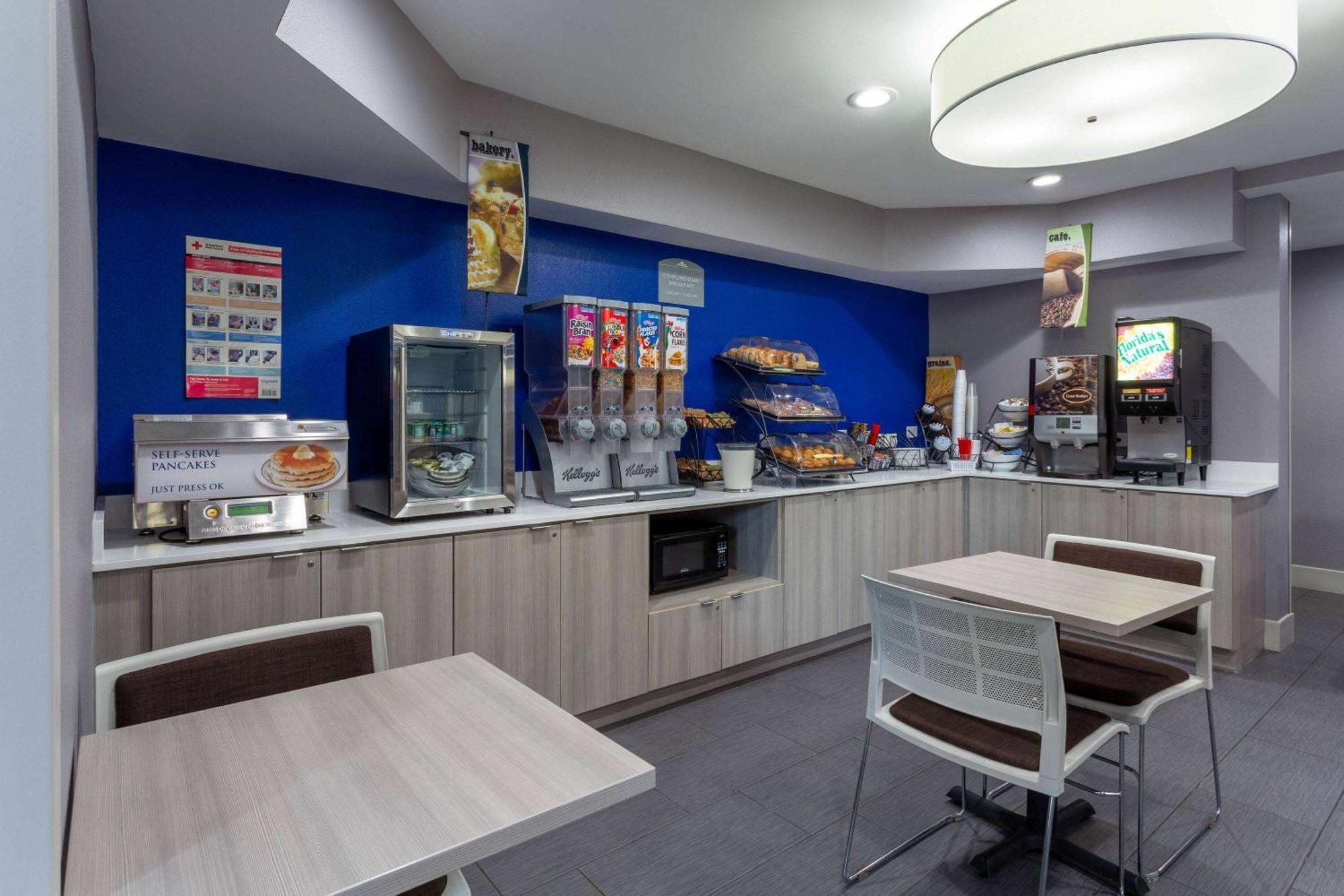 Microtel Inn & Suites By Wyndham Bethel/Danbury Extérieur photo